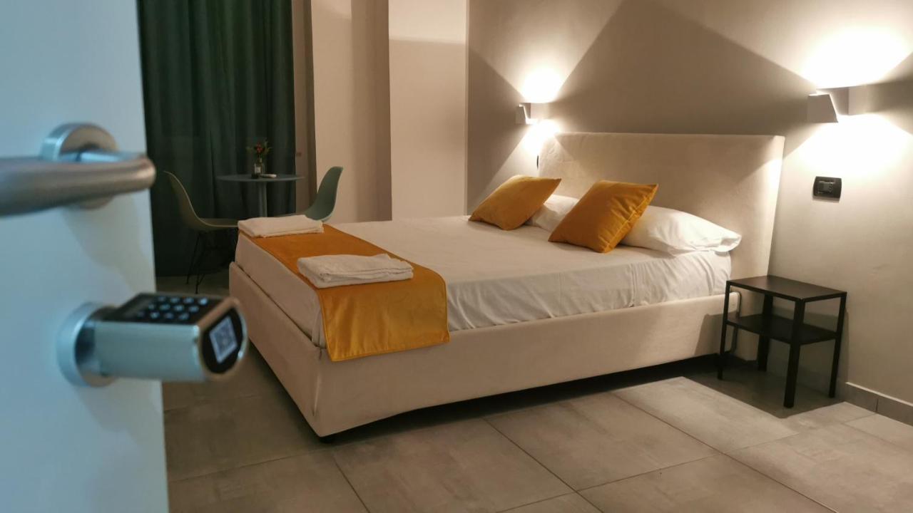 Hi Relais Rooms Napoli Eksteriør billede