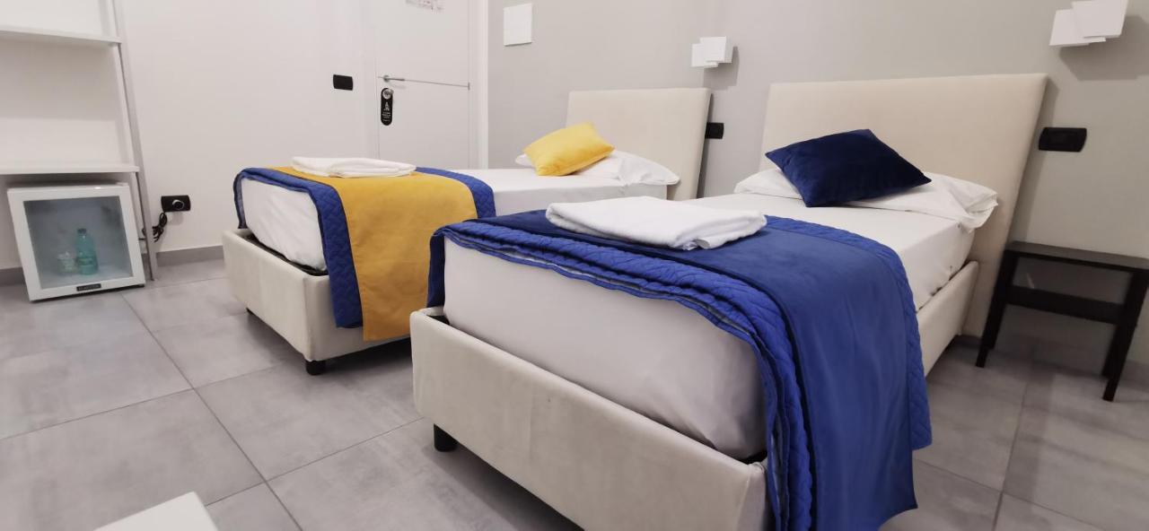 Hi Relais Rooms Napoli Eksteriør billede