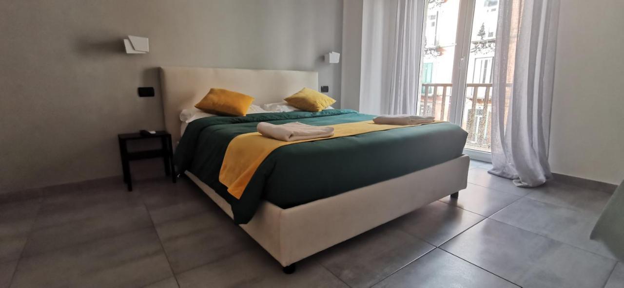 Hi Relais Rooms Napoli Eksteriør billede
